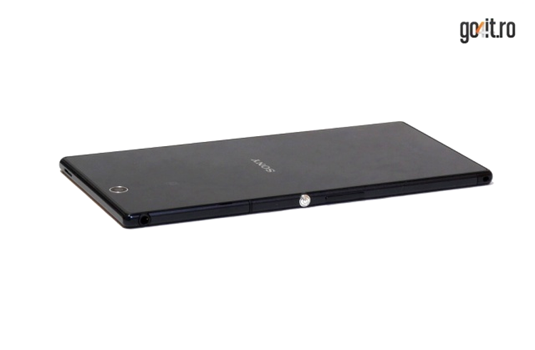 Sony Xperia Z Ultra - extrem de subţire pentru dimensiunile sale