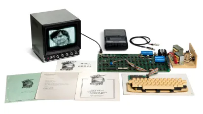 Un computer Apple-1 original ar putea fi vândut la licitație cu până la 800.000 de dolari