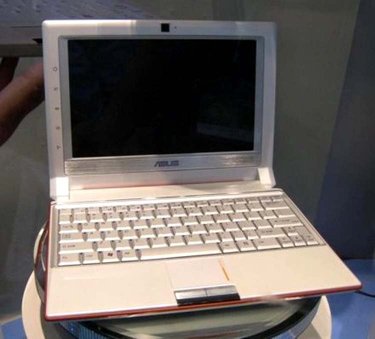ASUS Eee PC 1000 cu ecran de 10” la Computex 2008
