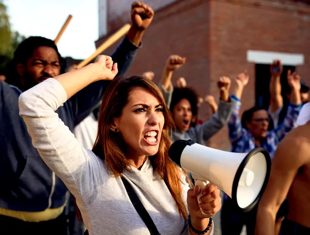 Inteligența artificială ar putea determina lucrătorii să se revolte împotriva corporațiilor