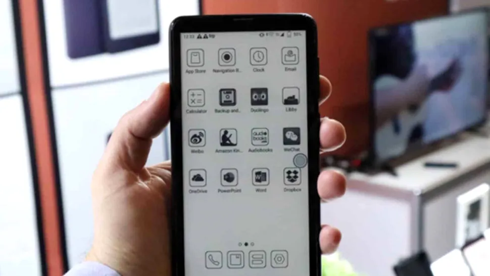 ONYX E-Ink este un smartphone potrivit pentru citit, recomandat prin autonomie extinsă a bateriei
