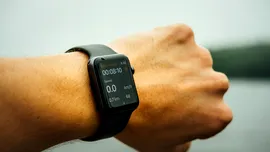 Cum se conectează brățara fitness la telefonul tău? (P)
