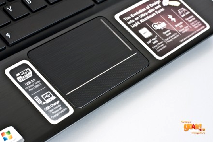 Portul USB 2.0 poate încărca gadget-uri când netbook-ul este oprit