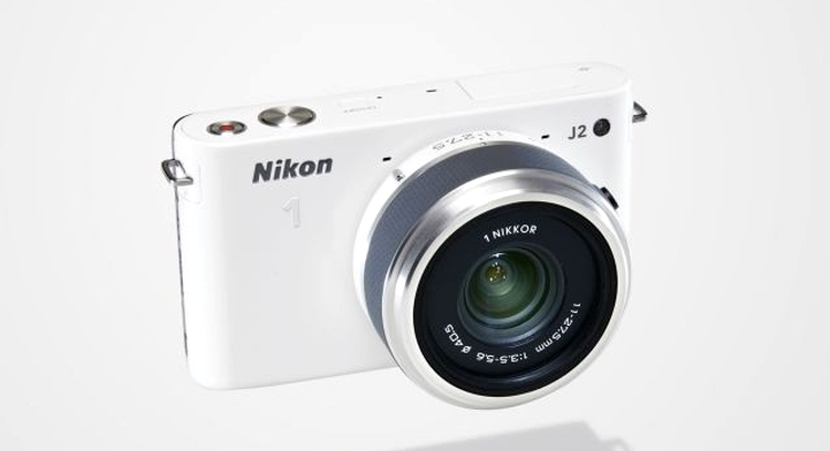 Nikon J2 cu obiectivul 11-27,5 mm