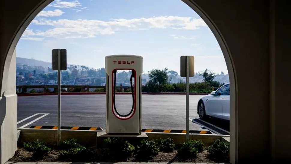 ANALIZĂ: Nu cu mult timp în urmă, Tesla reprezenta viitorul industriei auto. Astăzi sunt analişti care nu cred că această companie mai are un viitor
