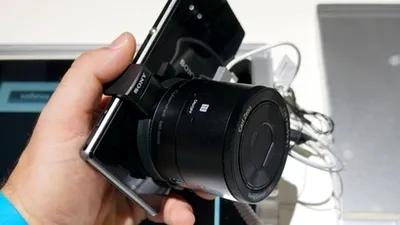Sony a anunţat DSC-QX10 şi QX100, două camere foto care pot fi ataşate la telefonul mobil