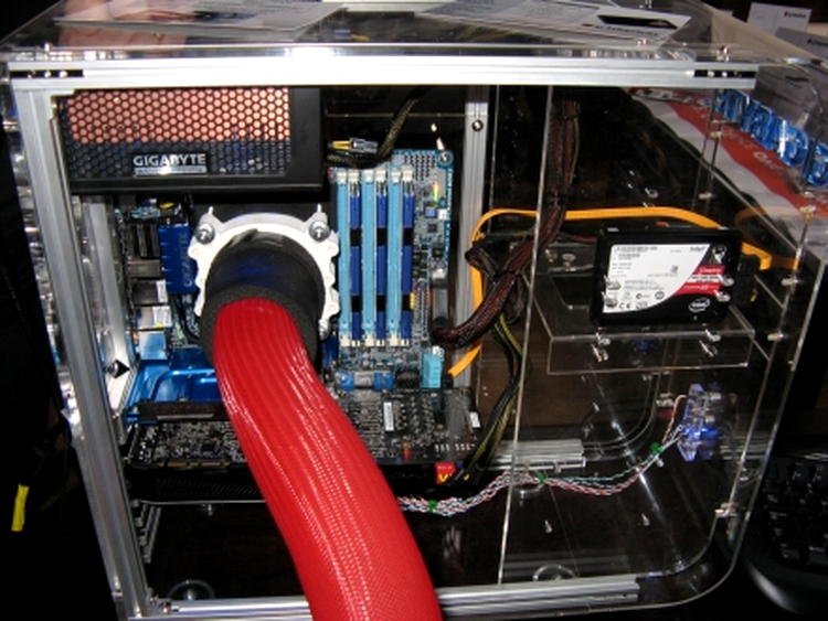 Sistem de test cu Intel Core i7 şi HDD SSDNow de la Kingston