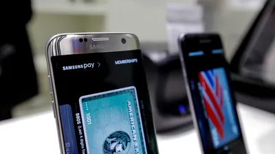 Ecranele curbate Samsung Dual Edge  vor ajunge în curând pe telefoanele altor trei producători de smartphone-uri [SURSE]
