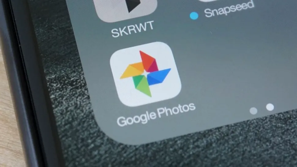 Aplicaţia Google Photos primeşte opţiune pentru ştergerea simultană a pozelor din memoria locală a telefonului şi din contul de cloud
