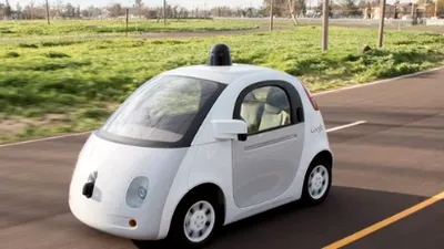 Maşina fără şofer şi fără volan creată de Google, testată pe drumurile publice din această vară