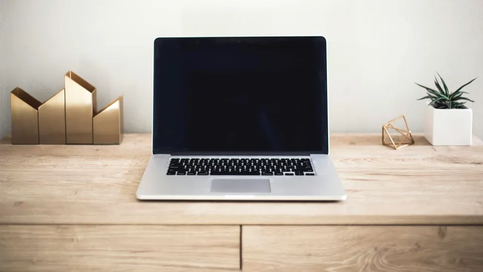 Prelungește viața laptopului tău: trucuri și accesorii esențiale pentru performanță de lungă durată (P)