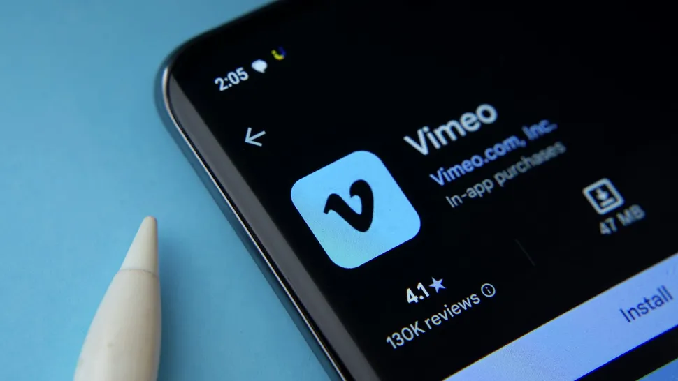 Platforma video Vimeo a suferit un atac cibernetic prin intermediul unui furnizor de servicii, care a dus la expunerea datelor utilizatorilor. Hackerii amenință cu divulgarea acestora