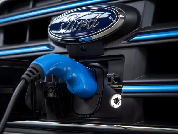 Compania Ford a fost nevoită să reangajeze foști ingineri pentru a remedia greșelile comise de IA