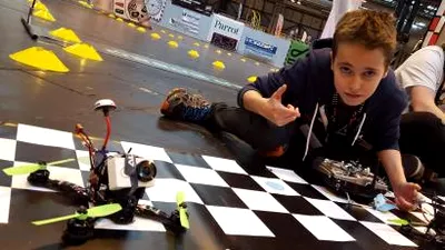 Prima ediţie a World Drone Prix, competiţie dedicată dronelor, a fost câştigată de un adolescent de 15 ani [VIDEO]
