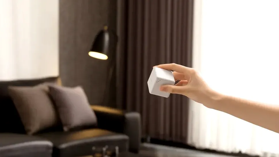 Acest „zar” poate să îți controleze întregul sistem Smart Home prin apăsări și gesturi de mișcare