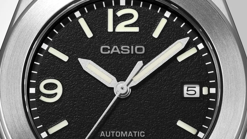 Casio lansează CMK-100, primul său ceas automatic din titan