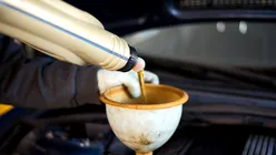 Mașinile cu motoare pe ardere internă vor fi vândute în Europa și după 2035, dar cu o condiție
