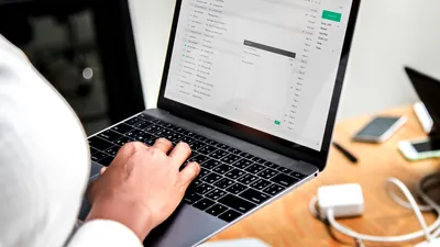 Seller din eMAG Marketplace, amendat cu peste 15.000 de lei după ce a trimis e-mailuri publicitare nesolicitate unei persoane