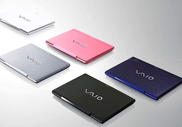 Sony VAIO S cu tastatura chiclet puţin coborâtă în carcasă