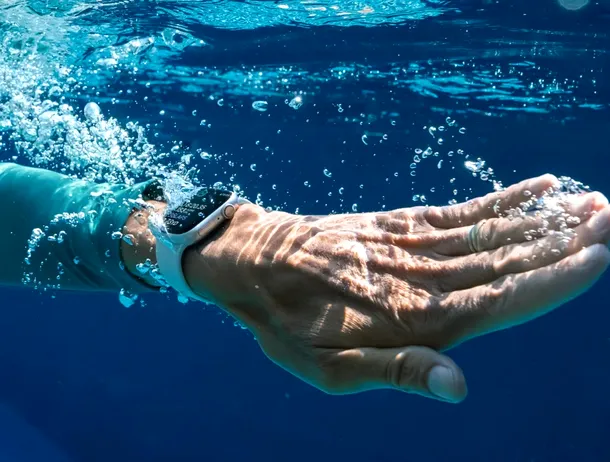 Video: Apple Watch, noul instrument-cheie din competițiile majore de surfing