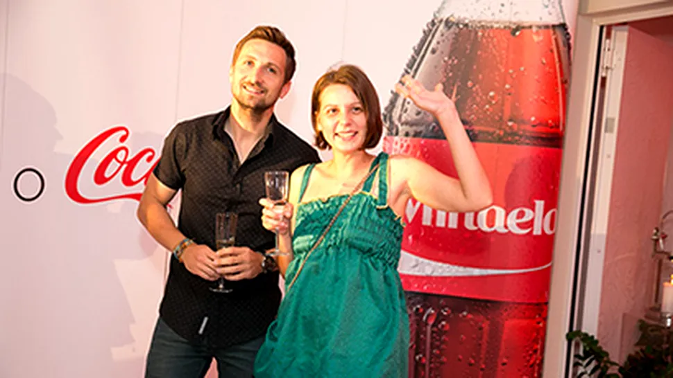 (P) Coca-Cola a sărbătorit unul dintre cei mai înfocaţi fani printr-o petrecere surpriză