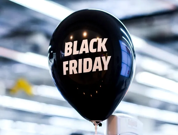 70% dintre cumpărătorii români așteaptă Black Friday. Ce produse preferă bărbații, spre deosebire de femei