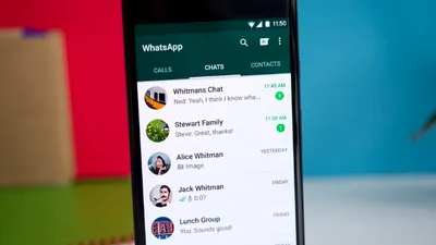 WhatsApp restricţionează folosirea opţiunii de retrimitere a mesajelor, în speranţa de a combate fenomenul FakeNews