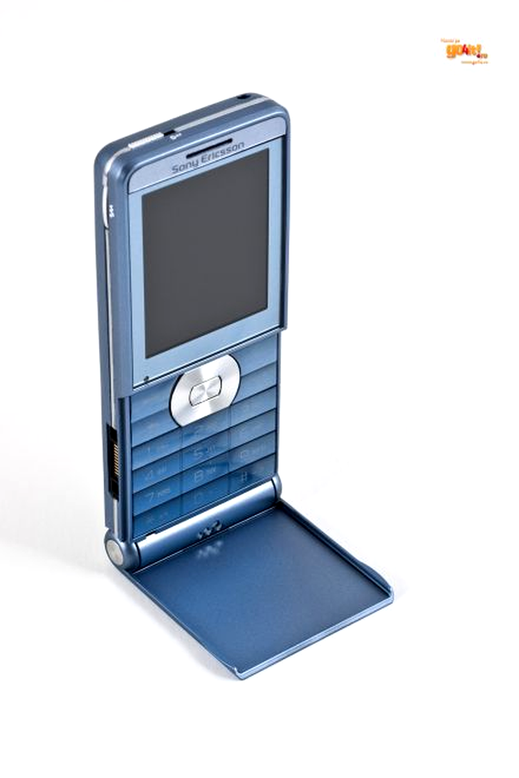 Sony Ericsson W350 – portul lateral multifuncţional