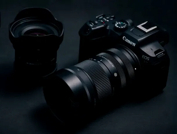 Sigma vine cu obiectivul f/2.8 pe care mulți posesori de camere APS-C îl așteptau. Costă 799 de dolari