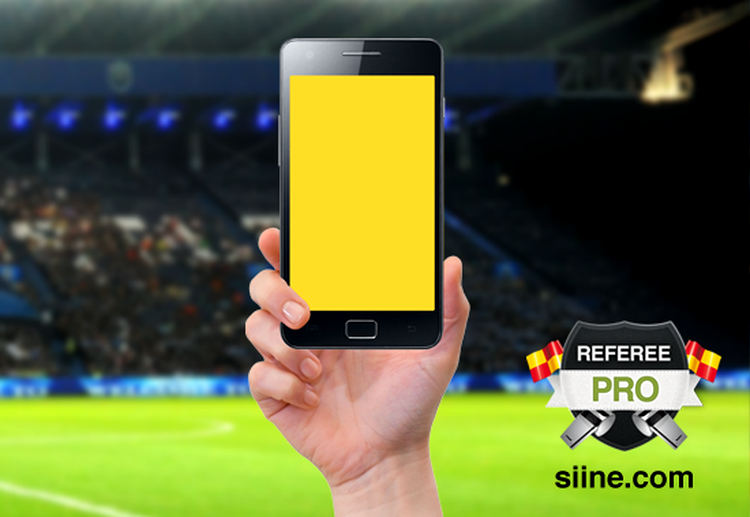 Arbitrii moderni dau cartonaşe cu smartphone-ul la meciurile de fotbal