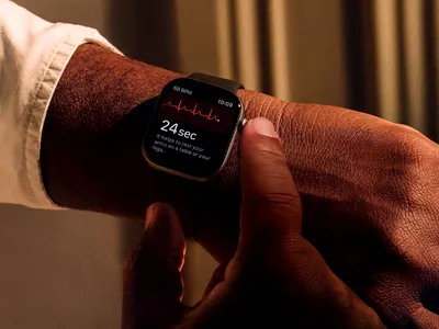 Apple Watch detectează fibrilația atrială mai eficient decât controalele medicale de rutină – studiu