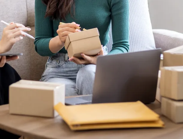 Studiu global: AI schimbă obiceiurile de cumpărare. Asia conduce adopția, Europa recuperează