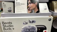 Apple remediază o vulnerabilitate gravă a căștilor Beats Studio Buds care le permitea hackerilor să spioneze conversațiile