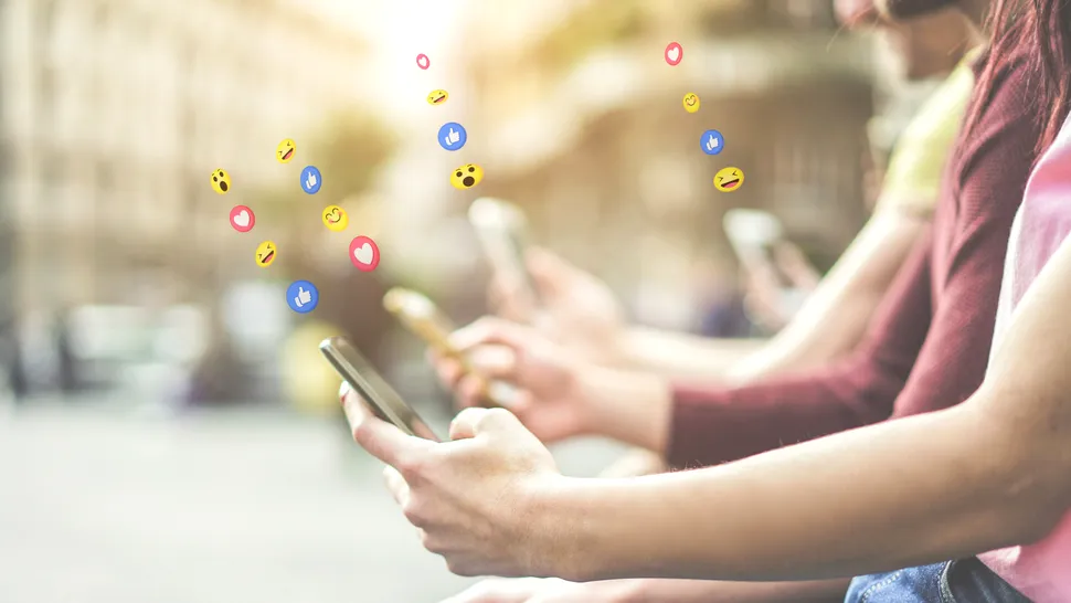 INFOGRAFIC | Utilizarea rețelelor sociale de către tineri în România: aproape de saturație, dar sub media europeană