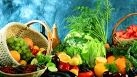 Fructele pe care nu ar trebui să le ții lângă legume. Motivul pentru care se strică mai repede