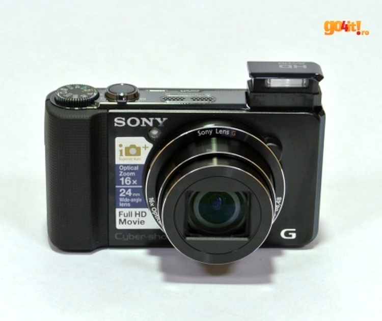 Sony Cyber-shot HX9V - o compactă cu multe calităţi