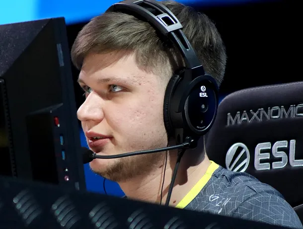 Federația Ucraineană de Esports l-a suspendat pe jucătorul de CS2 „s1mple” pentru că joacă alături de ruși