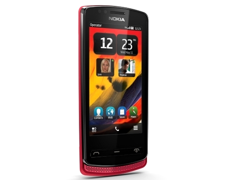 Nokia 700 rulează Symbian Belle