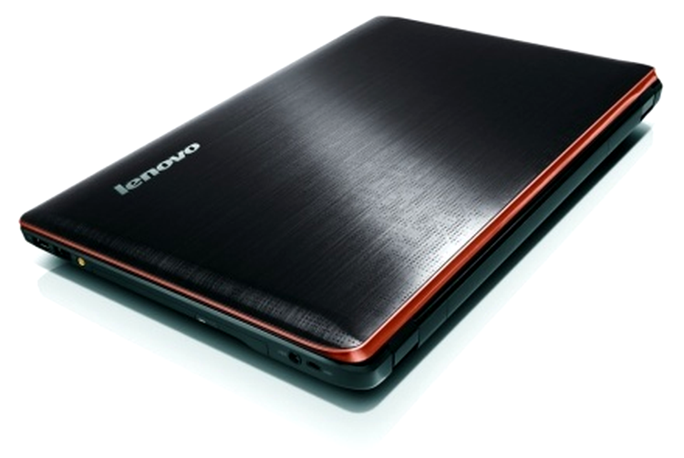 Lenovo Y570 - capacul metalic al ecranului