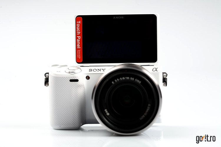 Sony NEX-5R - ecranul poate fi rotit la 180 grade