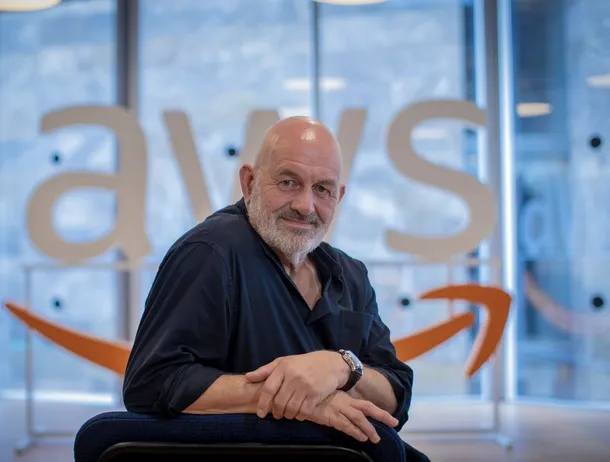 EXCLUSIV | Interviu eveniment cu Dr. Werner Vogels, CTO al Amazon, despre joburile din IT în era AI, cât de aproape suntem de AGI și declinul cognitiv la noile generații cauzat de ecrane