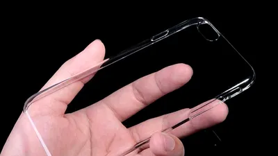 Un nou tip de plastic, de două ori mai rezistent decât oțelul, face posibile smartphone-uri incredibil de ușoare și rezistente