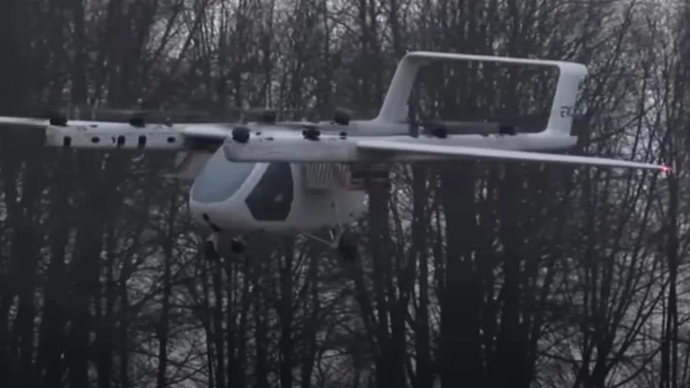 Video / Aeronava electrică cu decolare verticală efectuează primul zbor de testare public