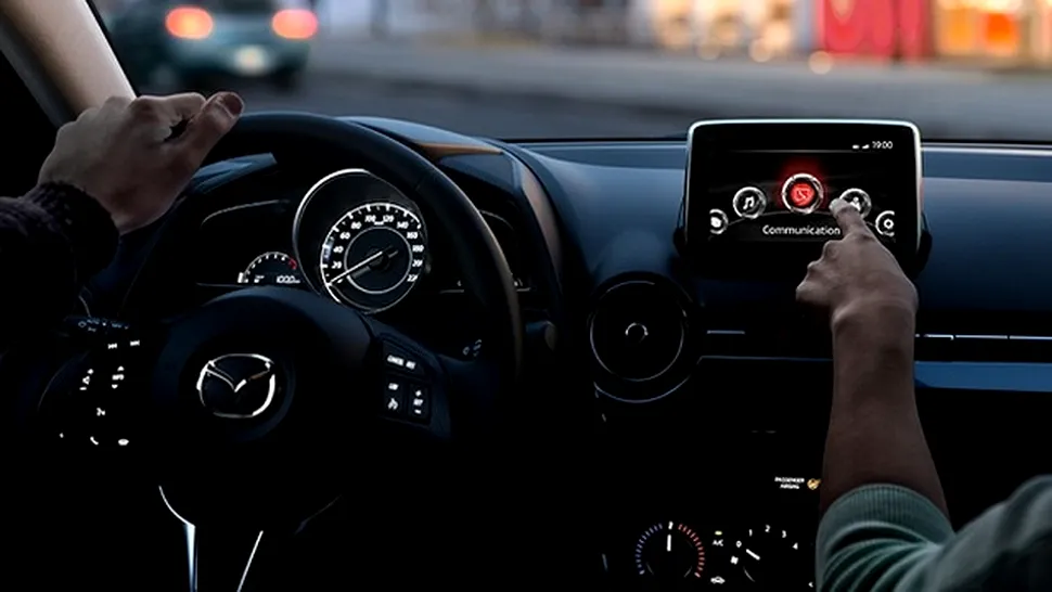 Mazda anunţă integrarea cu Android Auto şi CarPlay pe modelele noi de maşini, dar şi pe cele mai vechi