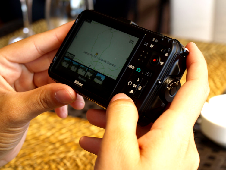 Nikon AW100