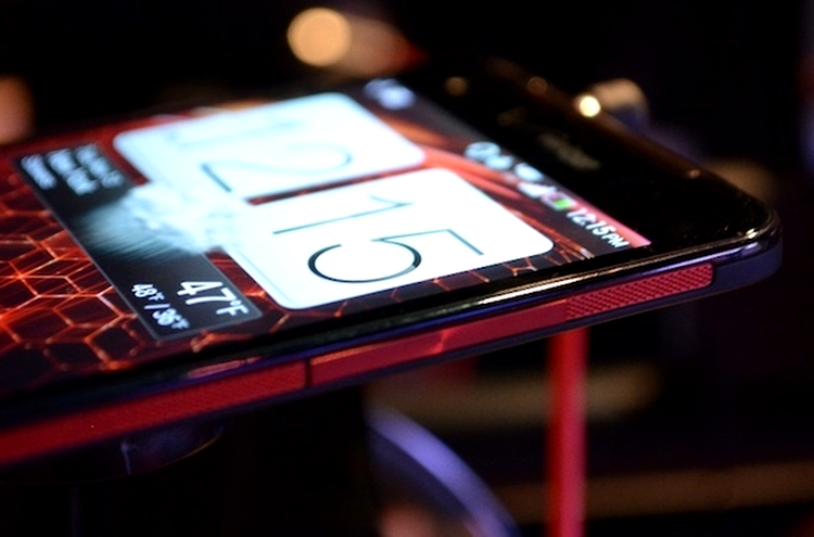 AU Optronics  produce ecrane OLED Full HD de 5 inch