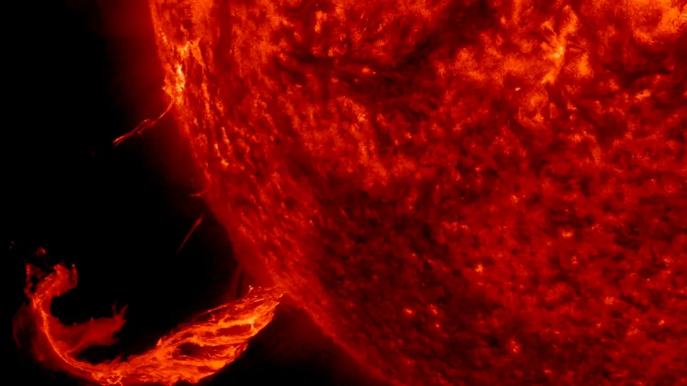 O erupție solară ar putea perturba sistemele de poziționare GPS și comunicațiile radio