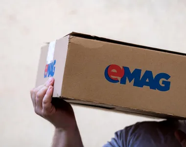 Cel mai mare retailer online implementează o nouă taxă pentru fiecare comandă plasată de clienți