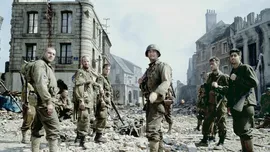 Actorul pe care marii regizori Steven Spielberg și Ron Howard îl consideră cel mai mare: „El este cel care schimbă regulile jocului”. Filmele lor în care a apărut Tom Hanks