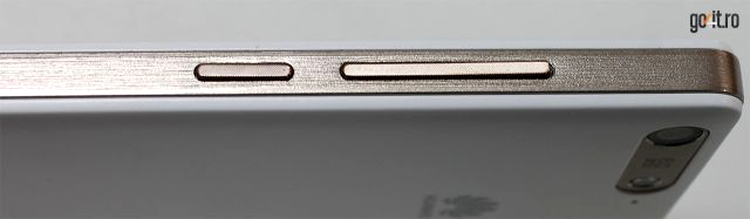Huawei Ascend G6 - Butoanele au o textură plăcută la atingere